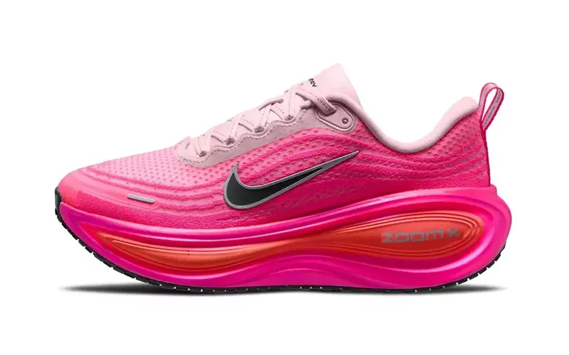 Nike Vomero Plus banner